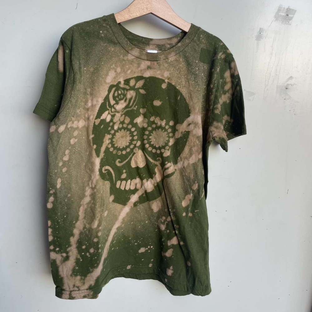New Custom bleach dye sugar skull Halloween tee shirt girls 12 green